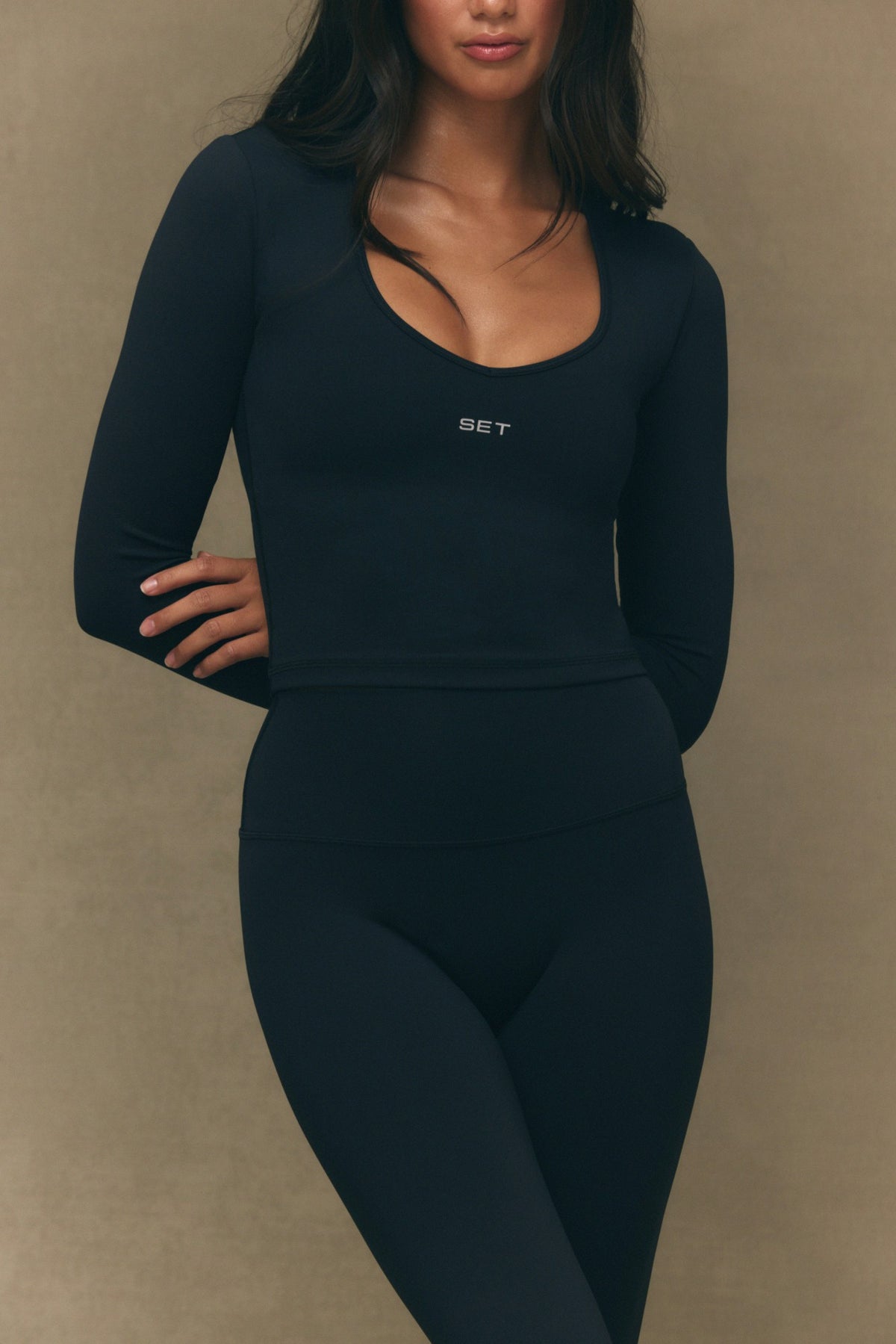 LUXFORM® LUX V LONG SLEEVE - ONYX | SET ACTIVE